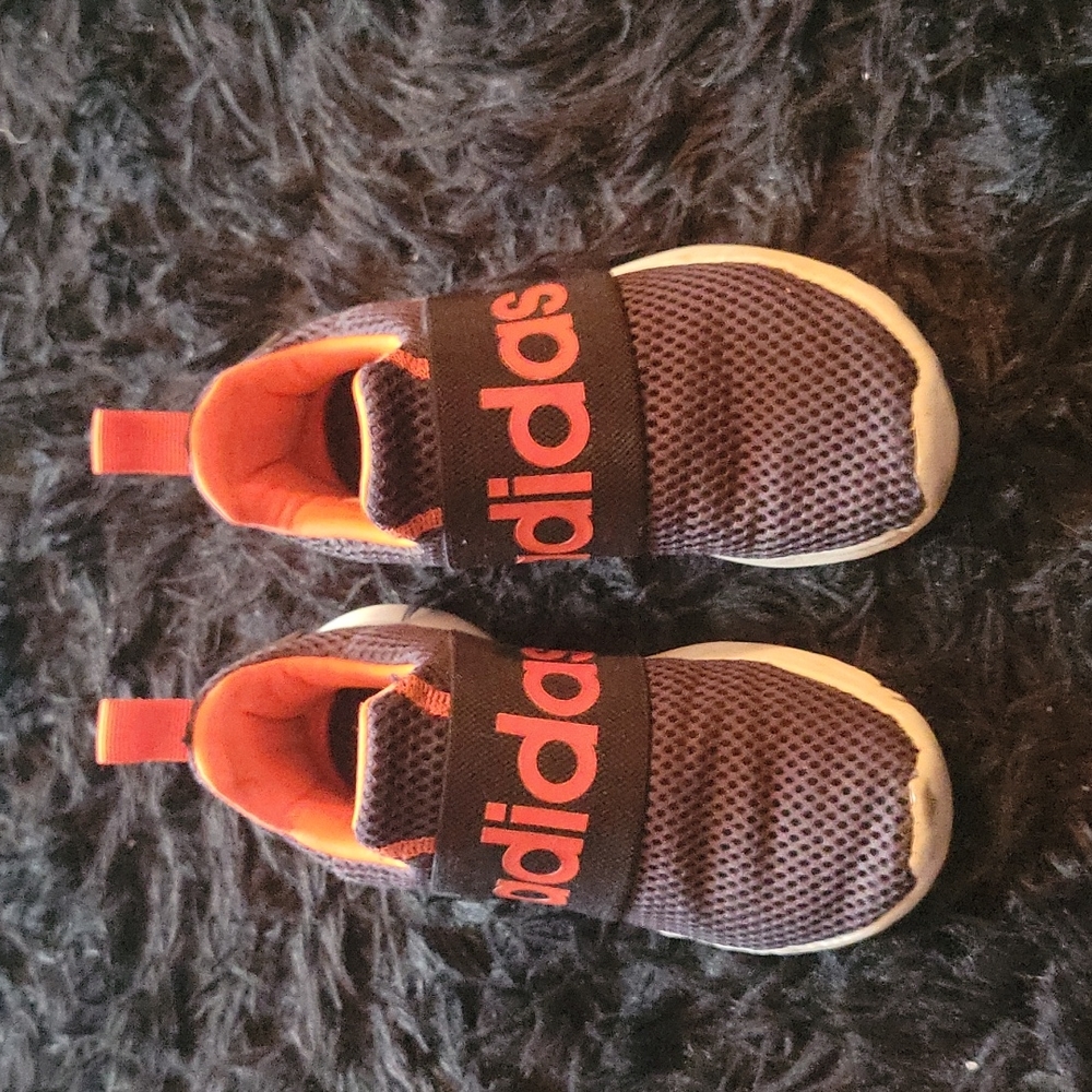 Adidas Sneakers